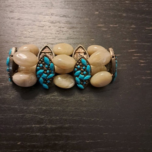 Boho jewelry set of 4 handmade with semi-precious stones and shells like new