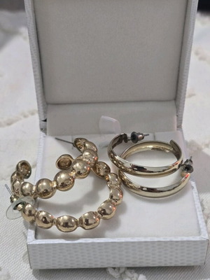 4 Pairs of Formal Earrings Like New, Brown and Silver