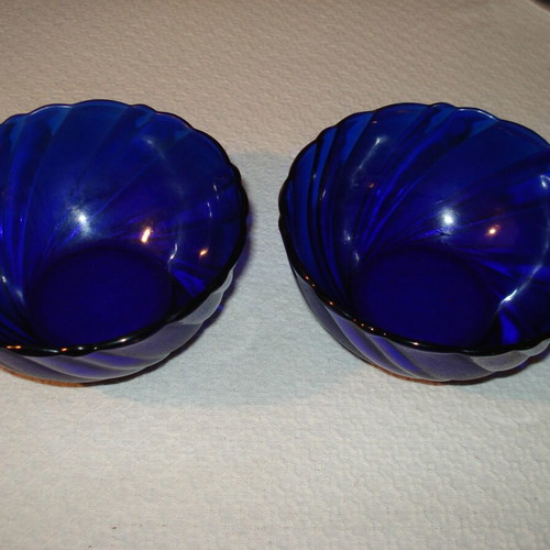 Vereco France glass bowls used, set of 2, blue
