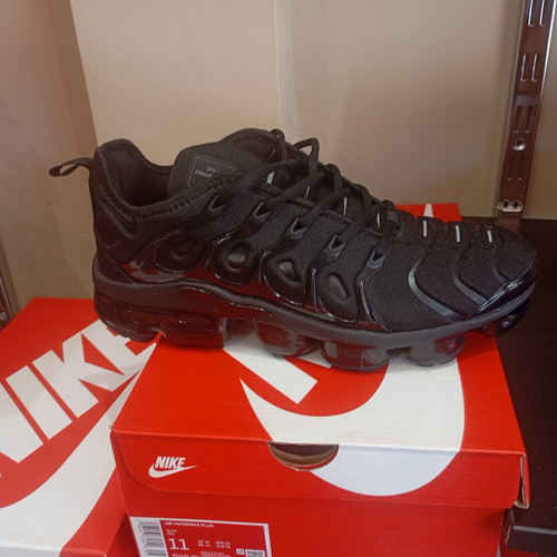 Nike athletic shoes new, comfortable and lightweight