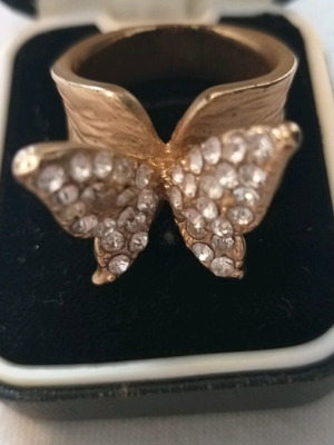 Butterfly design dress ring gold color like new