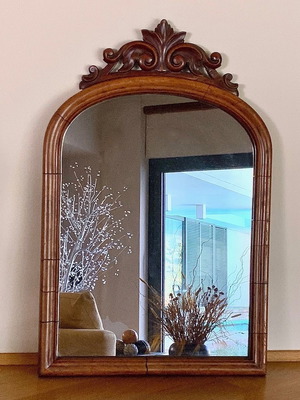 Καθρέπτης τοίχου ξύλινος αντίκα μεταχειρισμένος με σκαλιστή μετώπη 80cm