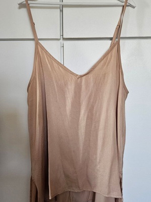 Mat Fashion satin women's top with side openings beige like new