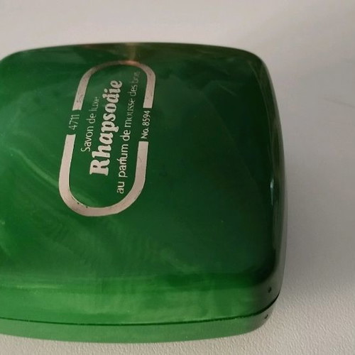 Vintage Savon de luxe Rhapsodie au parfum de mousse des bois No.8594 soap new