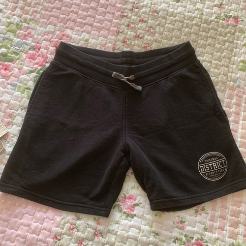 District sports shorts used, size Large, black