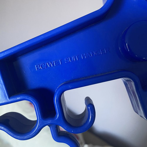 Pegaso ergonomic diving gear hanger like new, blue, foldable