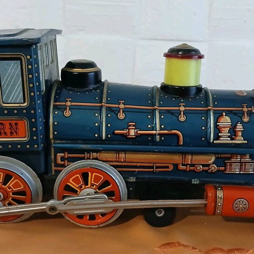 Western Trade Mark Modern Toys used, set of 2 pieces
