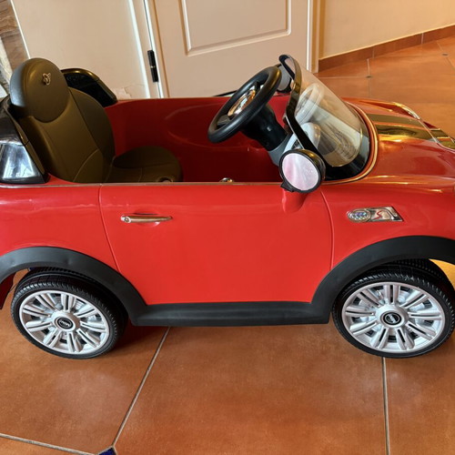 Mini Cooper electric ride-on car like new with remote control