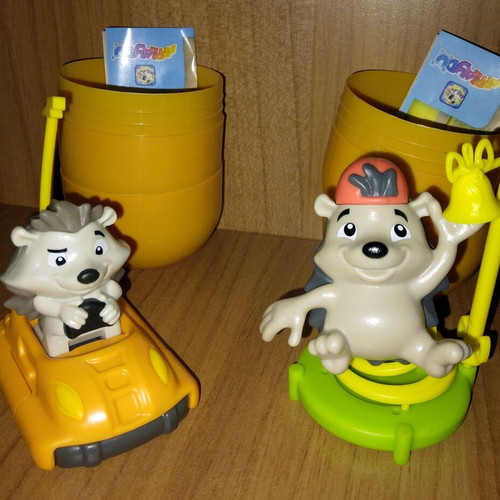 Kinder Maxi Easter 2026 Hedgehog Figures new, set of 2