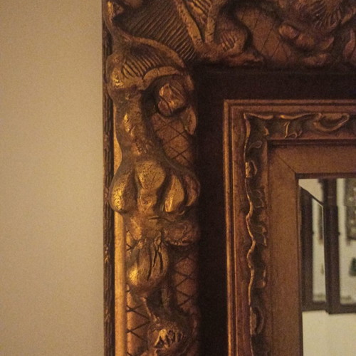 Bijouterie mirror used with wooden frame gold color