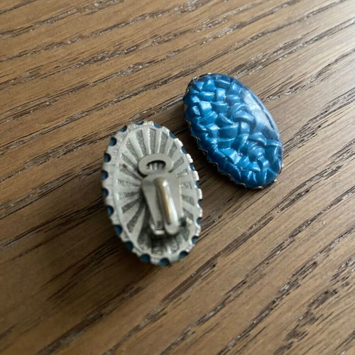 Set of 2 vintage clip-on earrings like new, blue and gold