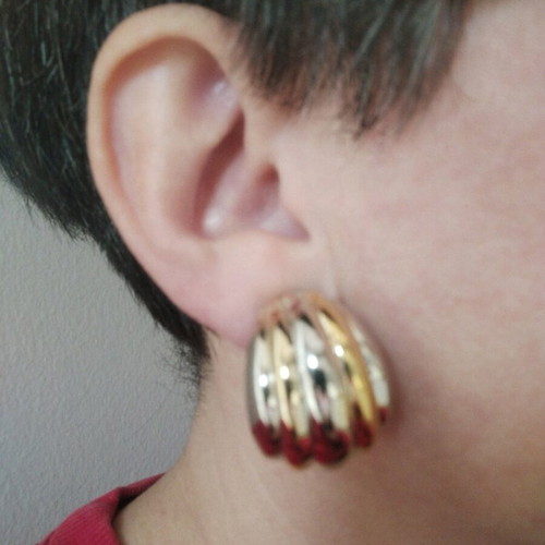 Earrings impressive like new