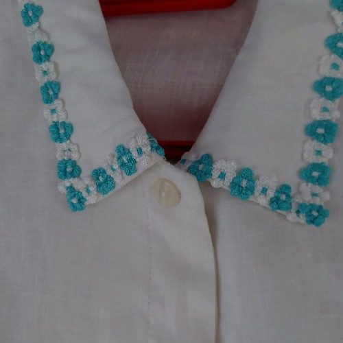 White linen dress like new, size XL, short sleeves with hidden buttons and pockets