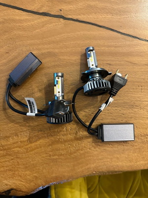 LED car bulbs new, 2 front