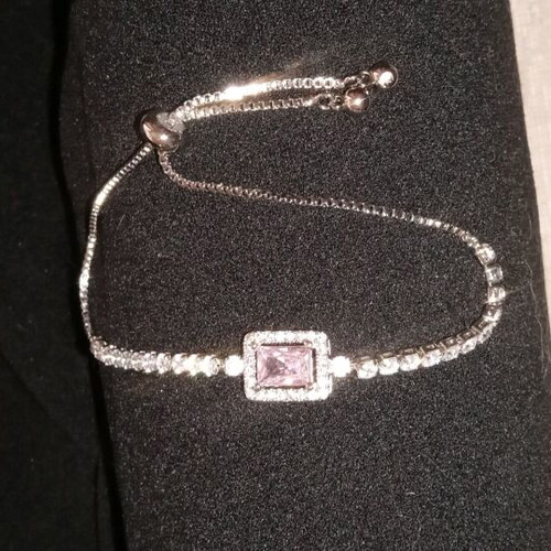 Bracelet with sparkling zirconia and adjustable size