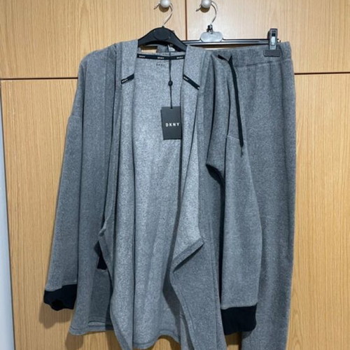DKNY set gray like new, fleece fabric, comfortable and warm
