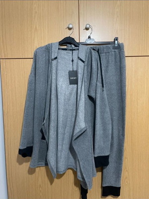 DKNY set gray like new, fleece fabric, comfortable and warm