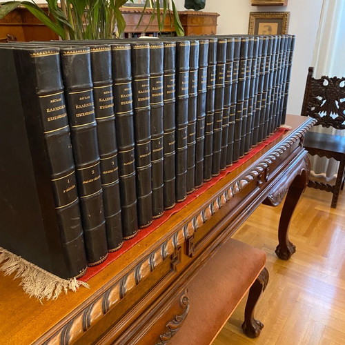 Great Greek Encyclopedia used, 24+4 volumes, leather bound