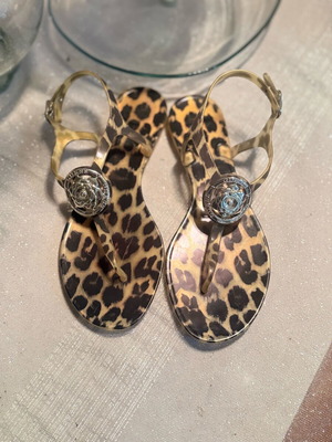 Guess Leopard Sandals with Decorative Detail Size 39 Like New