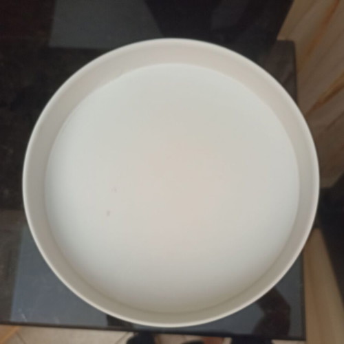 Metal white three-tier serving tray