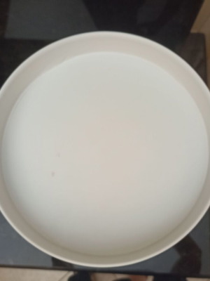 Metal white three-tier serving tray