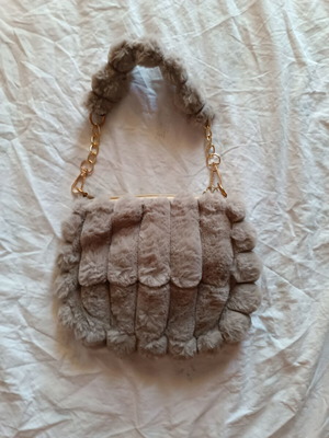 Shein women's small velvet shoulder bag new, beige