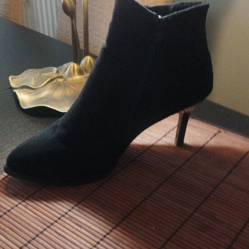 Ankle boots size 41 black like new, slightly worn