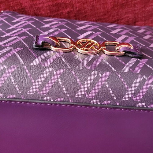 Verde crossbody bag like new, purple