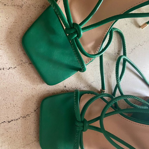 High-heeled sandals like new, green, size 37, thick heel