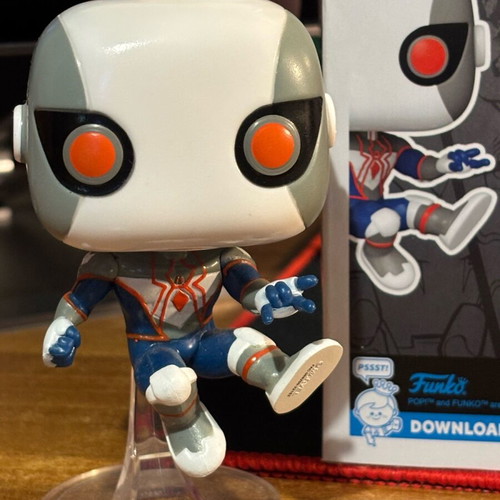 Funko Pop Spider-Man (Bug-Eyes Armor) new Marvel Limited Edition 2022