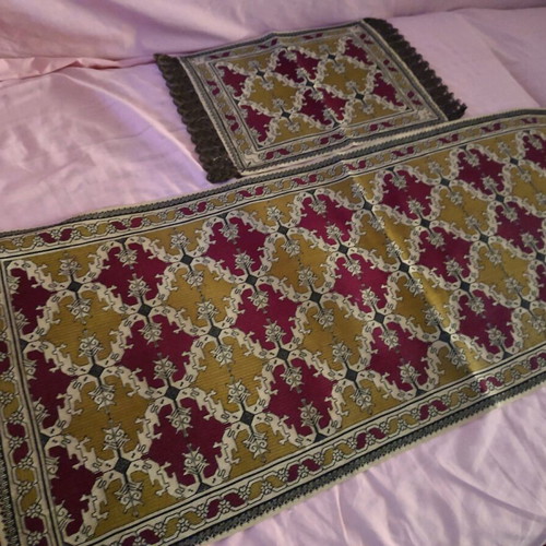 Handmade embroidery set of 3 pieces like new for living room