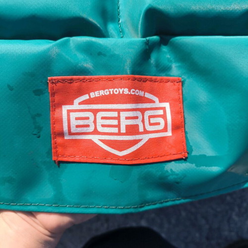 Berg EazyStore 220x330 trampoline used