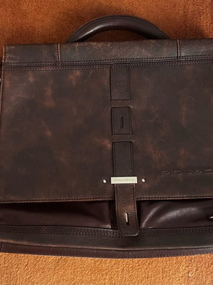 Piquadro leather messenger bag like new, brown