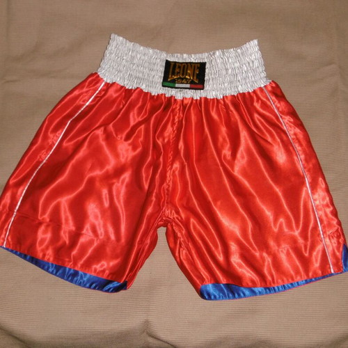 Boxing shorts two-sided like new, size medium