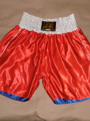 Boxing shorts two-sided like new, size medium