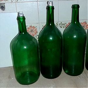 Μπουκάλες vintage δεκαετίας '70 σε πράσινο σκούρο χρώμα, για λάδι,κρασί
