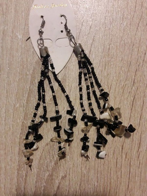 Σκουλαρίκια μακριά με πέτρες αφόρετα