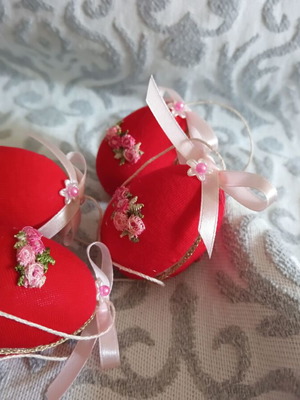 Set of 4 small decorative Easter eggs like new, 5cm