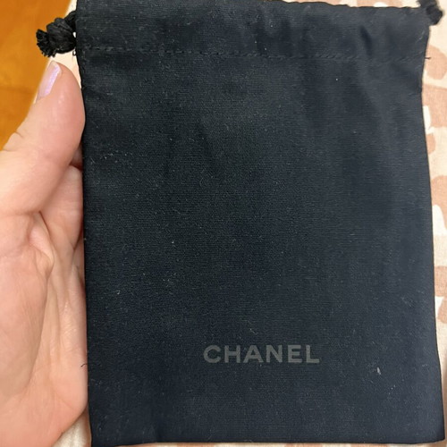 Dusty bags Dior and Chanel ideal for jewels, new