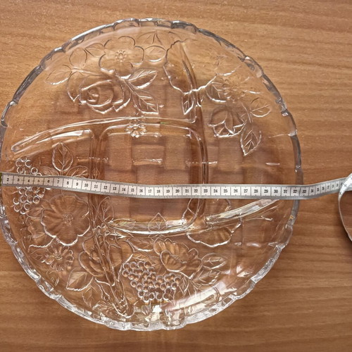 Crystal serving tray for nuts