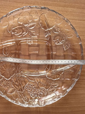 Crystal serving tray for nuts