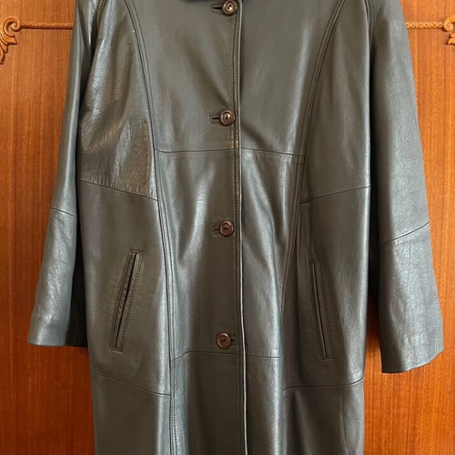 Leather coat size L with lining like new
