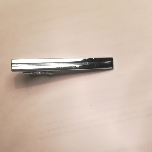Tie clip silver color, excellent condition, 4.5 cm length