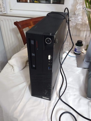 Υπολογιστής Lenovo ThinkCentre M83 σταθερός με πληκτρολόγιο και ποντίκι