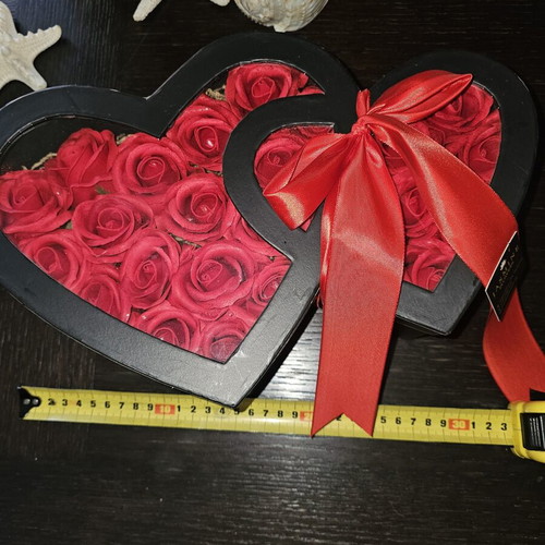 Heart-Shaped Box with Roses used from Jasmine Flowers
