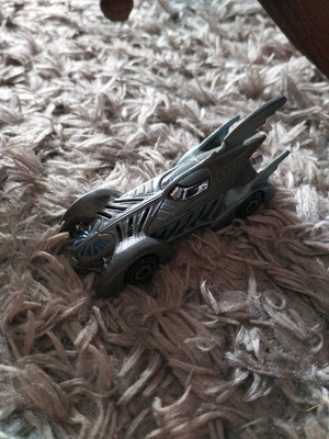 Hot Wheels Batmobile like new