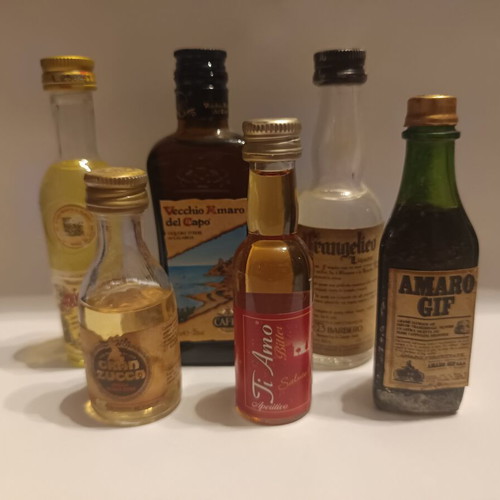 Italian liqueur miniatures, pack of 6, sealed
