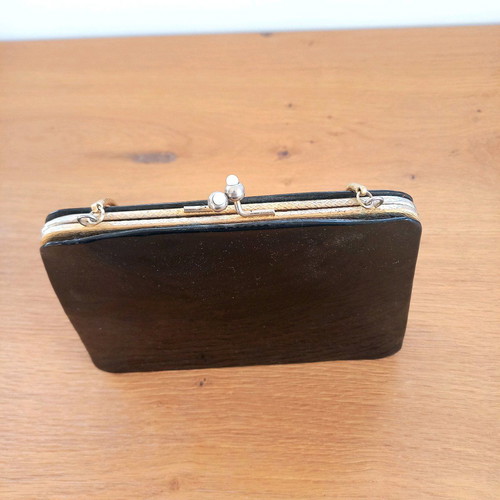 Vintage patent leather handbag used, black with pearl clasp