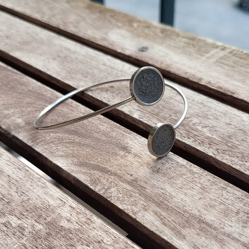 Minimal vintage bracelet handmade in Tinos, Greece, like new