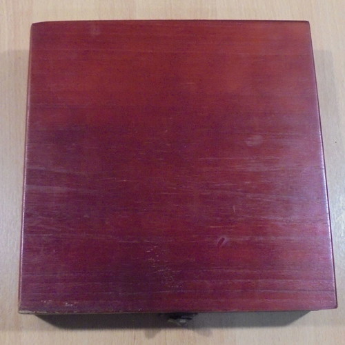 Wine accessory tool set in wooden protective case like new